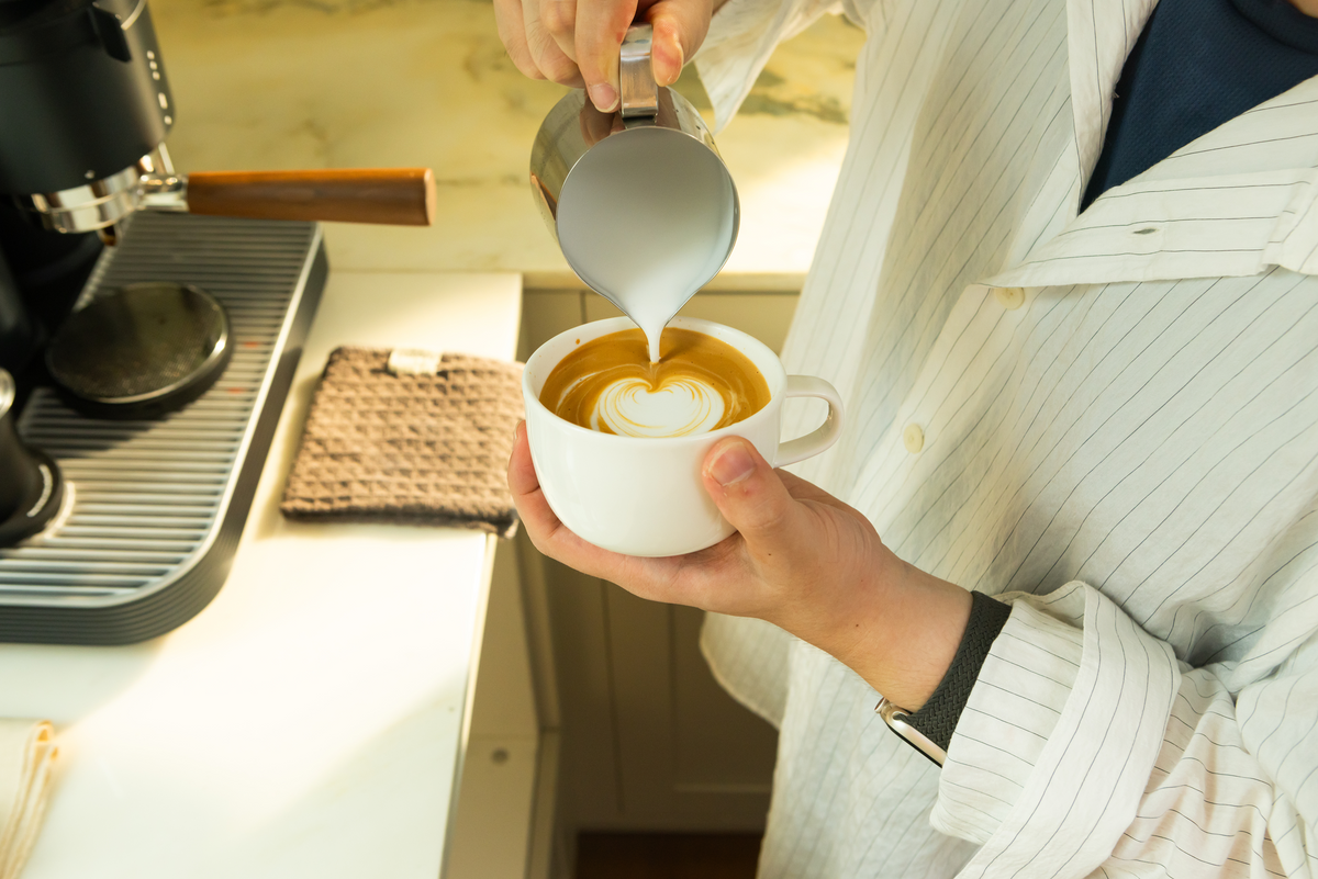 Cortado at Home: Ratio, Technique, and the Cup to Serve It In