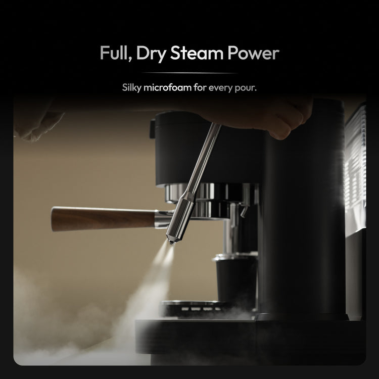 Steam wand releasing powerful dry steam for silky milk microfoam on the Meraki espresso machine