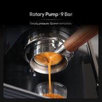 Espresso extracting from a bottomless portafilter with steady 9-bar rotary pump pressure