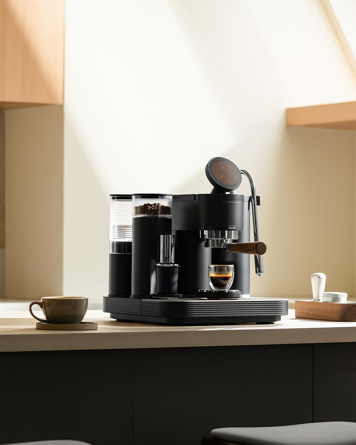 Meraki home espresso machine on a kitchen counter